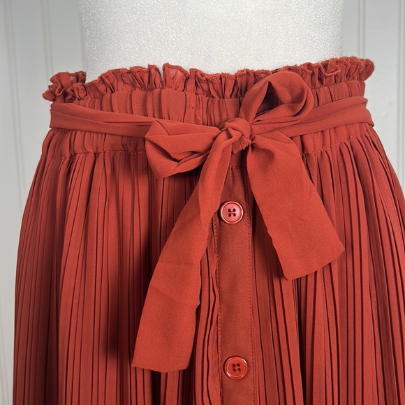 Size 2X | Ashley Stewart| pleated skirt - Picture 2 of 14